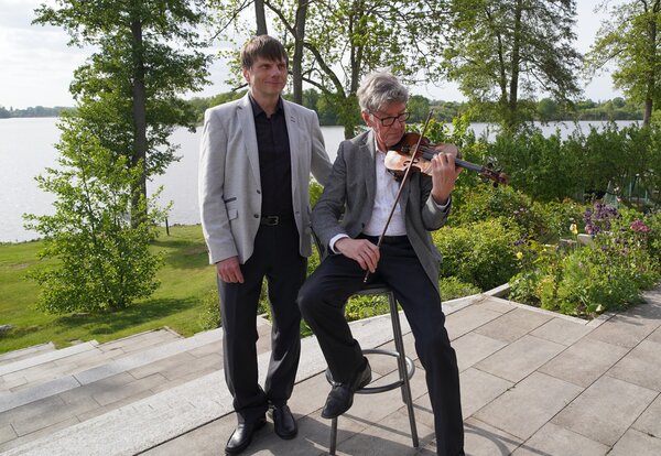 Bild vergr&ouml;&szlig;ern: Rosenbusch und M&ouml;bius quer 2